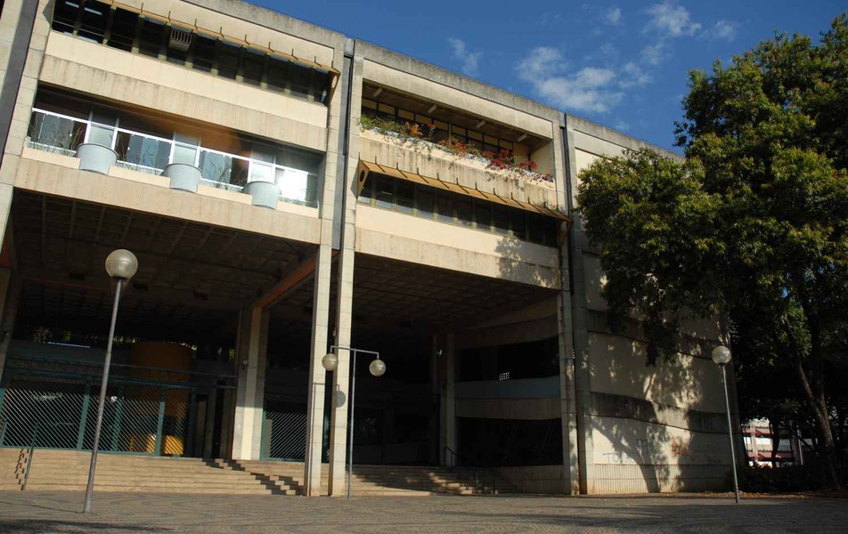 Escola de Ciência da Informação