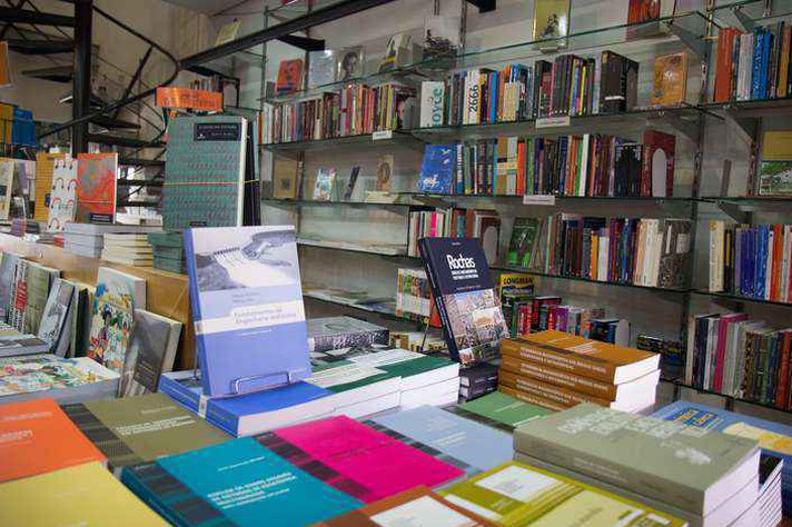 Lucas Braga / UFMG Livraria UFMG no campus Pampulha: descontos nas unidades físicas e no site da Editora