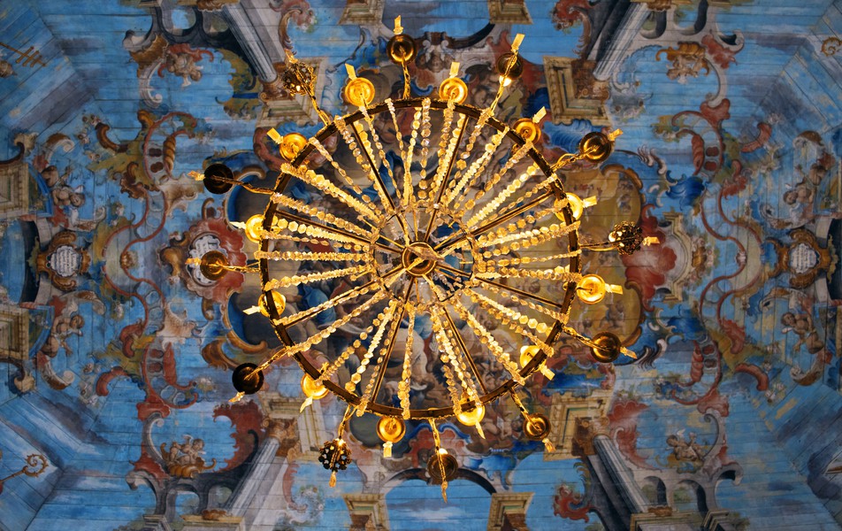 <p>'Teto preto' (2022) mostra o teto da Igreja São Francisco de Assis, em Ouro Preto-MG</p>