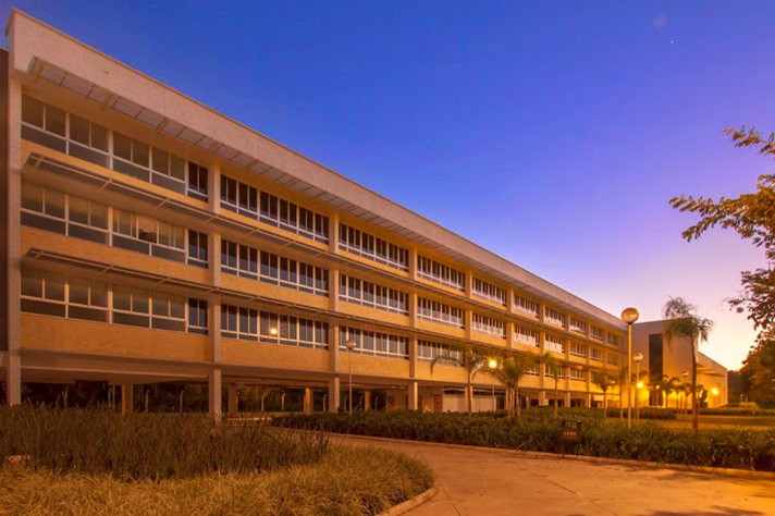 Júnia Mortimer CAD 1 - Campus Pampulha